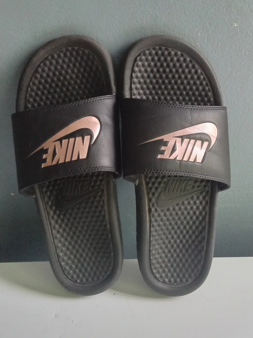 Nike Benassi JDI Slides Black Rose Gold Metallic Logo Athletic Sandals